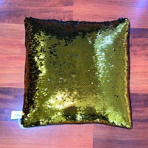 Royal Deluxe Sequin Pillow